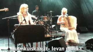 Kuunkuiskaajat  Ievan polkka Ievas polka Live  Korjaamo 18062010 [upl. by Alrak421]