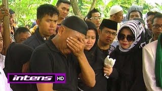 Antar Jenazah Istri ke Peristirahatan Terakhir Tangis Tukul Pecah  Intens [upl. by Sakiv]