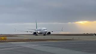 Taxiing Aircraff Icelandair 737 Max 8 [upl. by Emor811]