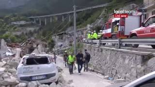 DIRETTA LIVE Terremoto Centro Italia la diretta da Pescara del Tronto [upl. by Isman]