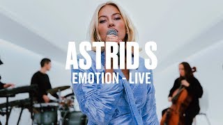 Astrid S  Emotion Live  Vevo DSCVR ARTISTS TO WATCH 2019 [upl. by Herve]