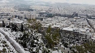 So viel weiß wie selten Athen versinkt im Schnee [upl. by Gnuoy]