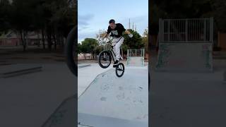 Otra rondita de grande de juanje bmx bmxtrucos [upl. by Iznyl692]