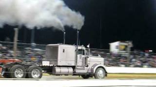 KTA 600 cummins pulling at the buck [upl. by Atinnod]