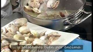 Almejas en salsa verde y a la marinera [upl. by Nadnal]