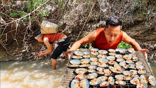 grilled scallops with garlic and chili are super delicious survival tstepisode [upl. by Cas]