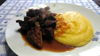 Spezzatino con guanciale e polenta  Secondo piatto di carne 51 [upl. by Vala]