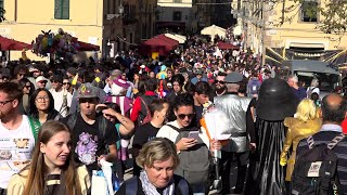 Lucca Comics atto tre la grande folla è arrivata nel centro storico [upl. by Wheeler]