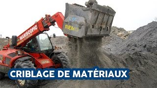 Criblage  broyage de matériaux avec godet REMU  RDS France [upl. by Coveney]