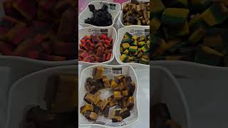 Jalan  jalan Kuching Sarawak  Warna warni kuih kek lapis foodie food pastry [upl. by Chloras]