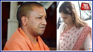 Aparna Yadav Meets Yogi Adityanath In Lucknow [upl. by Parnell]