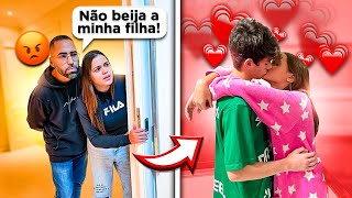 FLAGUEI A MANU MAIA E O TURY SE BEIJANDO ele ficou bravo [upl. by Hayott]