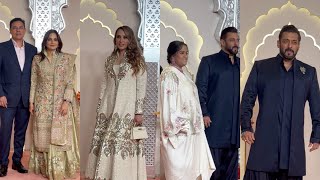 Salman khan Arpita Khan Lulia vantur Alvira Khan Agnihotri At anant Ambani Radhika merchant Wedding [upl. by Harmonie]