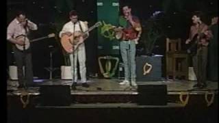 POITIN Irish Folk Group Live performing THE CLAM DIGGER [upl. by Ssor826]