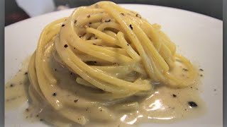 CACIO E PEPE CON LA CREMINA Spaghetti cacio e pepe ricetta cacio pepe [upl. by Attenat]