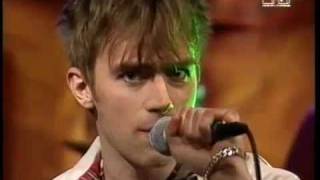 Blur live performing quotParklifequot on Ray Cokes Part 1 of 2 [upl. by Calendra]