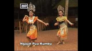 Ngajat Pua Kumbu [upl. by Ignacia]