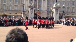 Relève de la Garde  Buckingham Palace 21082014 [upl. by Shaffer]