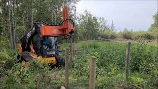 Driving Wood Posts for Temporary Fence  Vibe Drive TimberWolf vibrating post amp pile driver [upl. by Auhsot852]