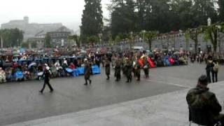 PMI 2009 Lourdes  fanfare militaire dans le sanctuaire [upl. by Hassi]