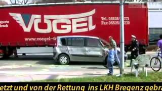 Wolfurt PKW zwischen zwei LKW eingeklemmt [upl. by Gilbert]