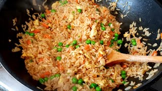 HOW TO MAKE A DELICIOUS CHINESE FRIED RICE RECIPE [upl. by Naharba]