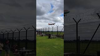 EasyJet Landing from the Manchester Airport Pub pub plane airport [upl. by Aroc450]