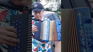 Asi suena un Hoffer 3 coronas con brillada de música y resorteado por un tecnico de acordeones [upl. by Annalee]