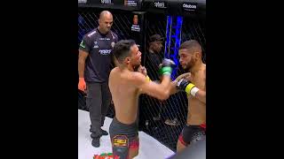 Arrancou o sorriso na marra shorts shortvideo shortsvideo ufc junglefightnocombate [upl. by Peednas]