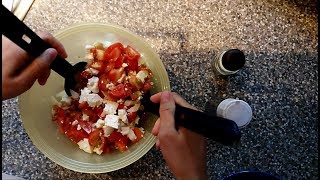 TomatenSalat mit Fetakäse [upl. by Oz]