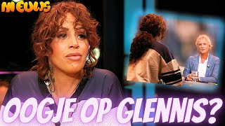 Glennis Grace alwéér bij Jeroen Pauw ‘Heeft hij een oogje op d’r’ [upl. by Eryt]