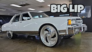 Pontiac Bonneville on 28x12 Billetspecialties Eagles [upl. by Lasala]