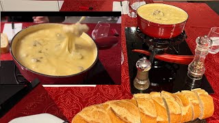 Recette fondue suisse moitié moitié  Perpétuer la tradition  Gruyère et Vacherin Fribourgeois AOP [upl. by Llet]