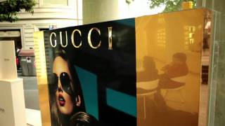 Gucci  Instalación de Escaparates para la marca de lujo [upl. by Annerb906]