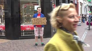 Free Hugs Uitdelen In Utrecht 2019 [upl. by Blood]