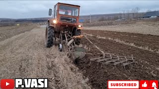 TRACTOR U650 ROMÂNESC LA ARAT [upl. by Adnofal912]