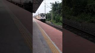 Poorva Express train supertrain expresstrain shortsviral trending highspeedtrain railway 🔥🔥 [upl. by Enyahs]