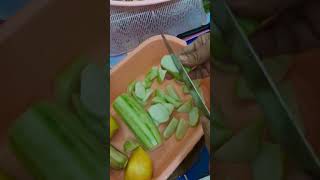 Asmr chopping vegetable asmrcutting cuttingskills satisfying shorts relaxingsounds [upl. by Schrick]