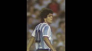 Contemplem a magia e habilidades de Diego Maradona ⚽🇦🇷 futebol football skills futbol maradona [upl. by Mauri]