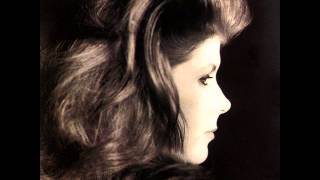 Kirsty MacColl  No Victims [upl. by Fidellas]