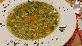 Gemüsesuppe mit Nudeln – Omas schnelles Nudelsüppchen mit Möhren amp Lauch [upl. by Haseena515]