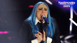 Sanremo 2024  Loredana Berté canta quotPazzaquot [upl. by Lainahtan]