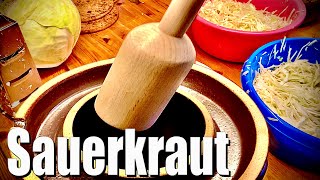 Sauerkraut selber machen Rezept Anleitung Sauerkraut selbst fermentieren im Sauerkrauttopf [upl. by Adamski]