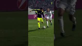 Mesut Özils Magical Skills A Masterclass in Precision [upl. by Willow]