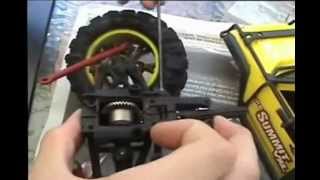 How to lock the diffs on a Traxxas Summit 116 scale [upl. by Rush]