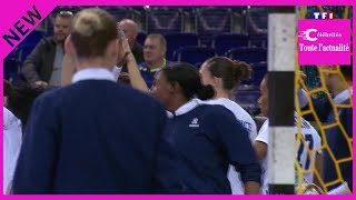 Handball féminin  la France affronte le Monténégro en quart de finale du Mondial [upl. by Anerak31]