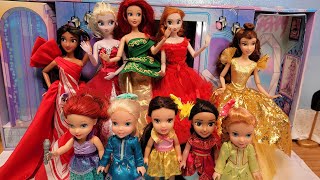 Elsa amp Anna toddlers at Christmas fashion show  Barbie  dresses  LOL surprise mega runway playset [upl. by Nehtanoj]