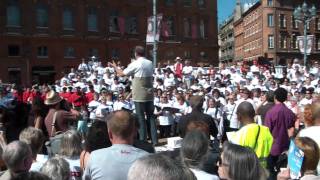 quot Se Canto géant quot  Place du Capitole  Les Voix du Midi  28 Mai 2011 [upl. by Lebama662]