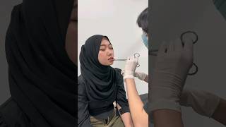 Labret Piercing  Tindik Bibir [upl. by Eidarb155]