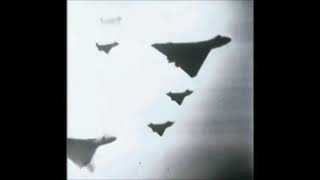 Vulcan Prototypes amp 707s in rare display [upl. by Annuhsal]